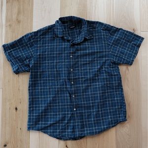 Navy, Tan, and White VanHuesen Casual Button Down Short Sleeve Shirt Size L